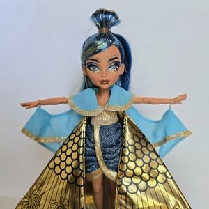 Monster High Cleo De Nile Doll with Blue Gold Outfit
